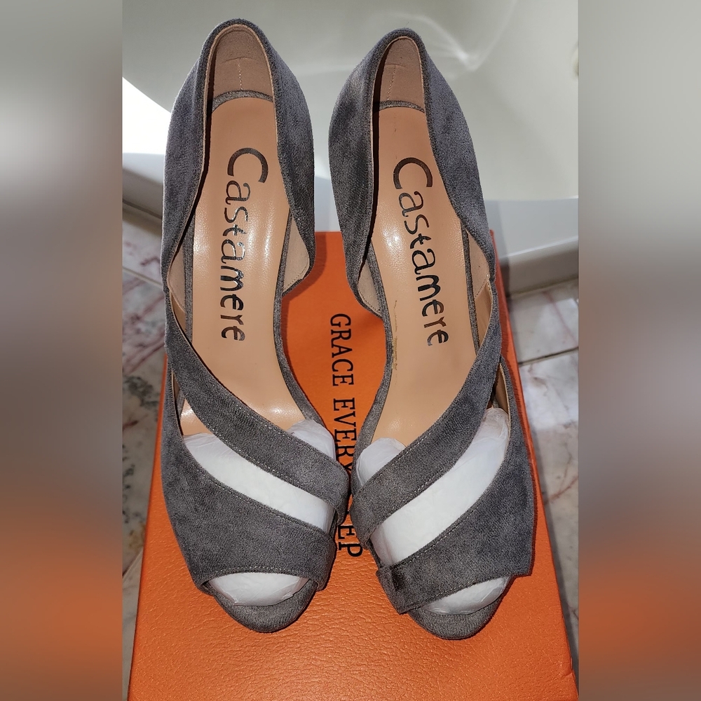 NWT Castamere faux suede gray heels, size 8.5